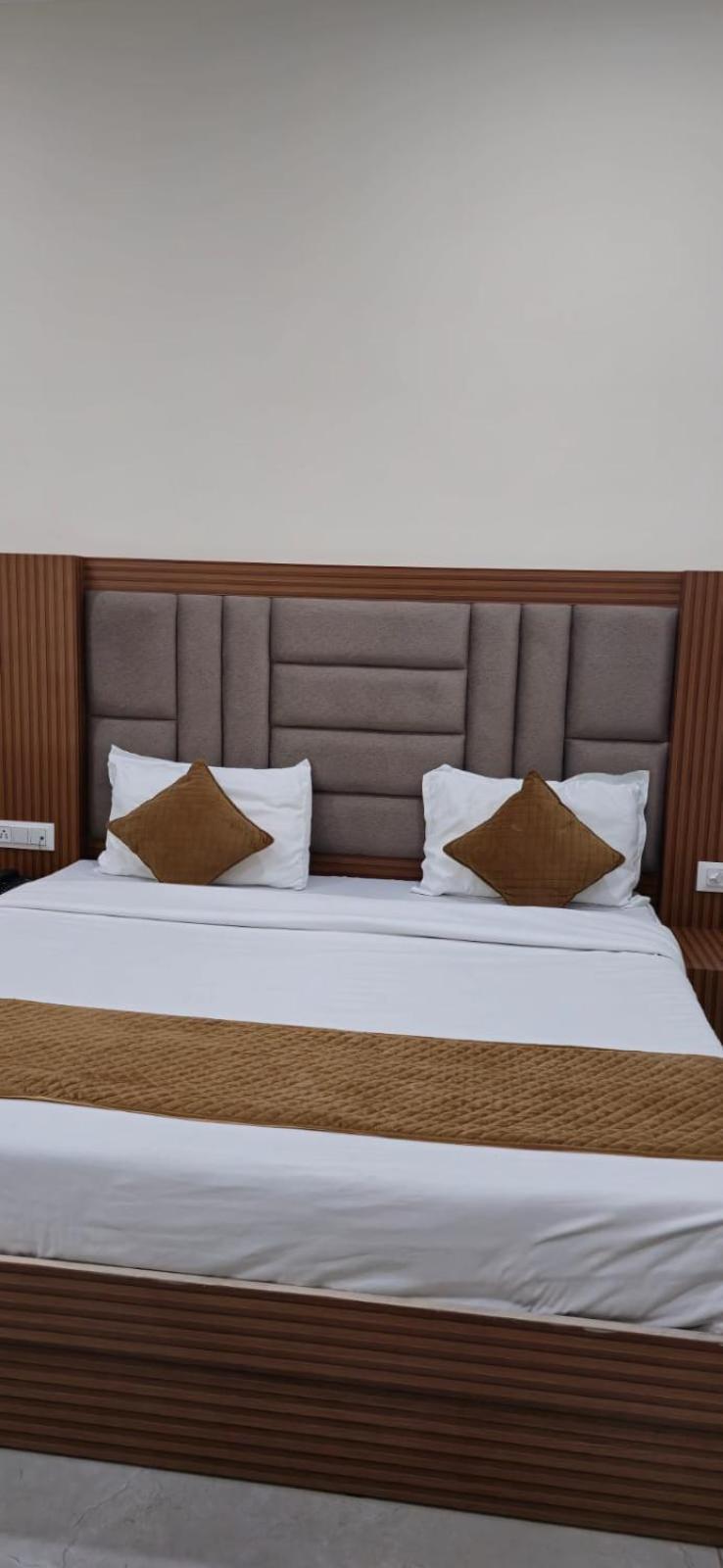 Hotel Satya Residency Katra  Zewnętrze zdjęcie
