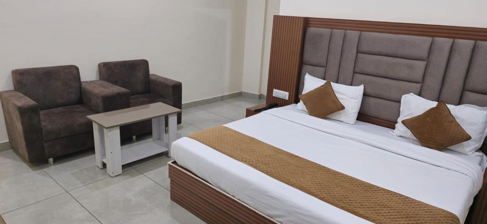 Hotel Satya Residency Katra  Zewnętrze zdjęcie