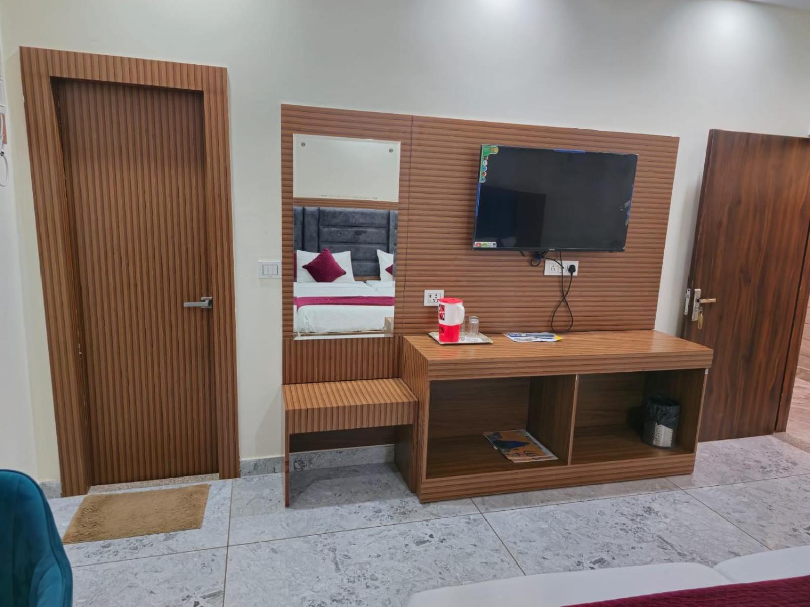 Hotel Satya Residency Katra  Zewnętrze zdjęcie