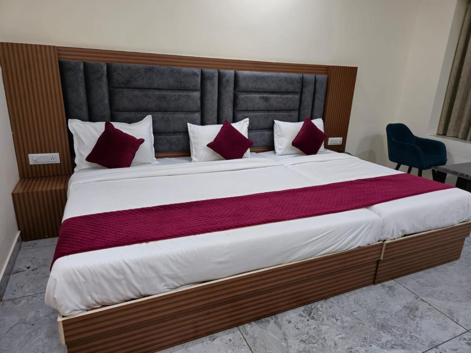 Hotel Satya Residency Katra  Zewnętrze zdjęcie
