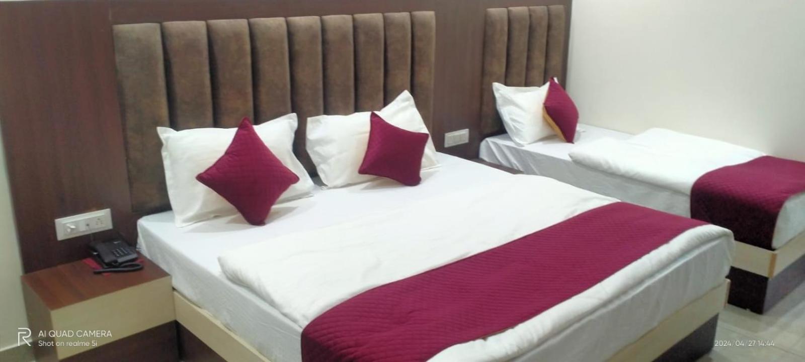 Hotel Satya Residency Katra  Zewnętrze zdjęcie