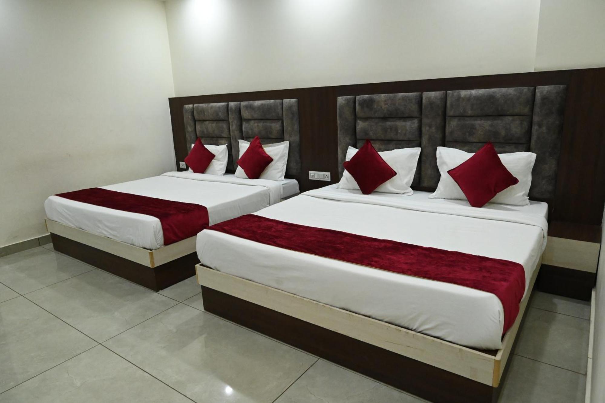 Hotel Satya Residency Katra  Zewnętrze zdjęcie