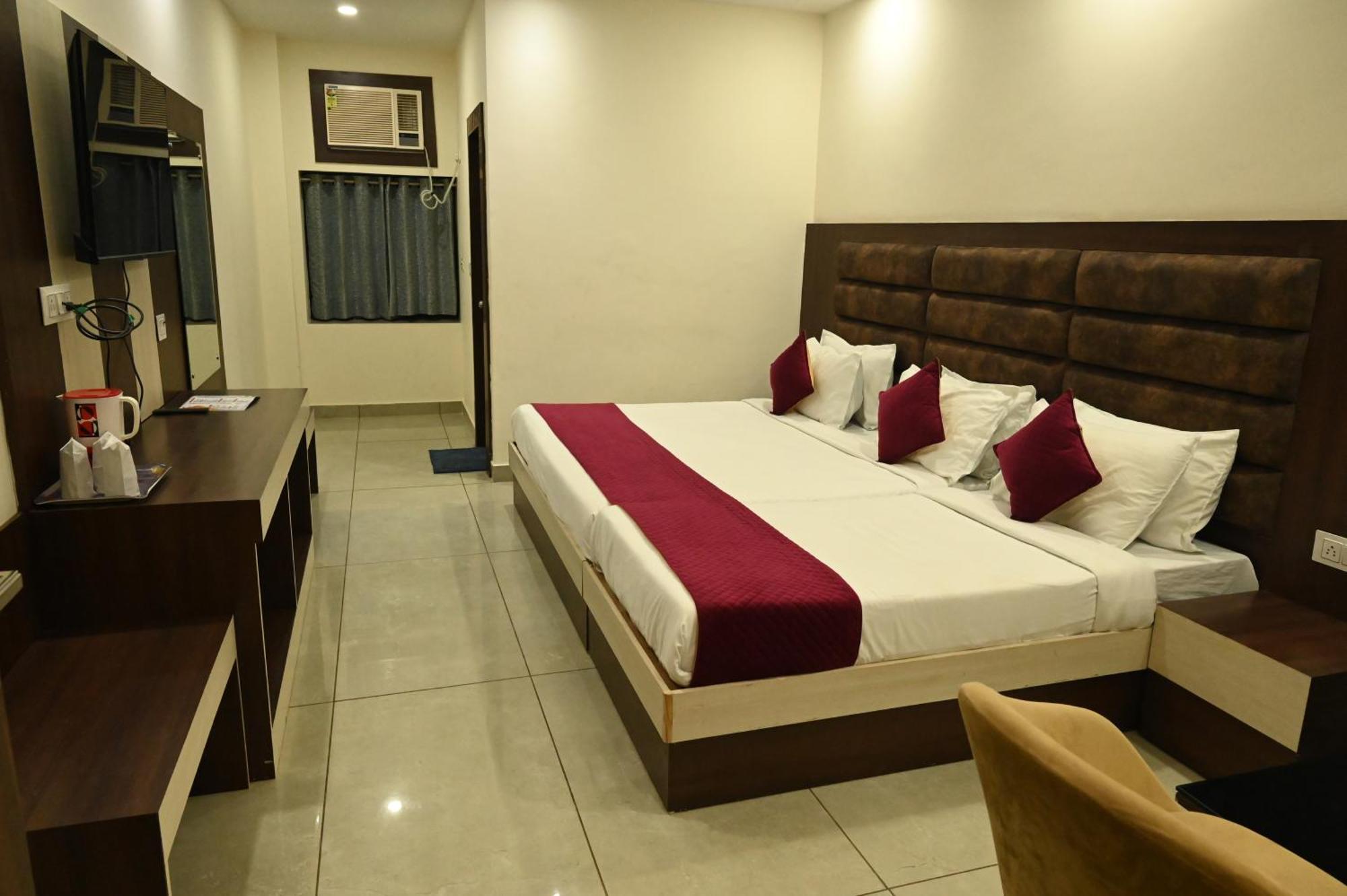 Hotel Satya Residency Katra  Zewnętrze zdjęcie
