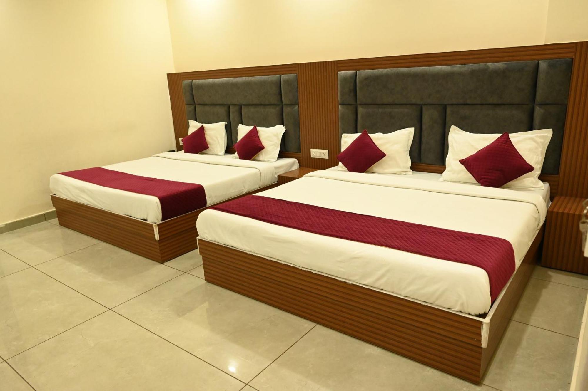 Hotel Satya Residency Katra  Zewnętrze zdjęcie
