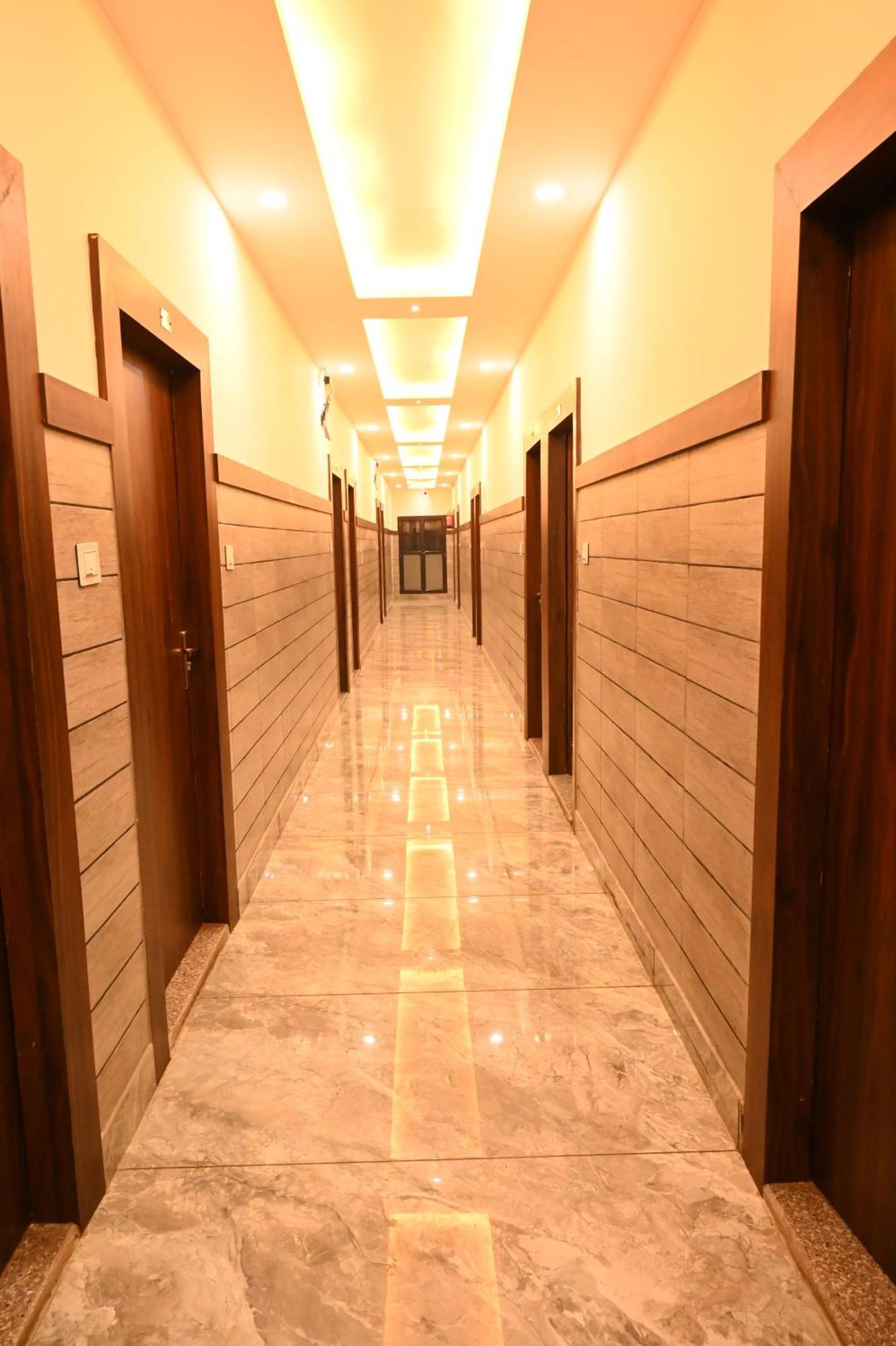 Hotel Satya Residency Katra  Zewnętrze zdjęcie